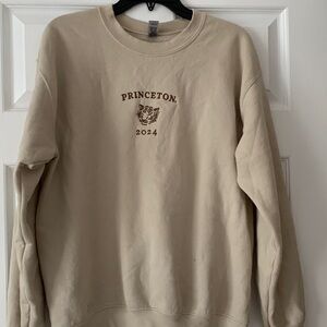 Gilda’s Princeton tan medium sweatshirt crew neck excellent condition